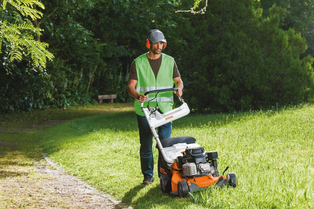 STIHL Benzin-Rasenmäher RM 756 YC STIHL Benzin-Rasenmäher RM 756 YC