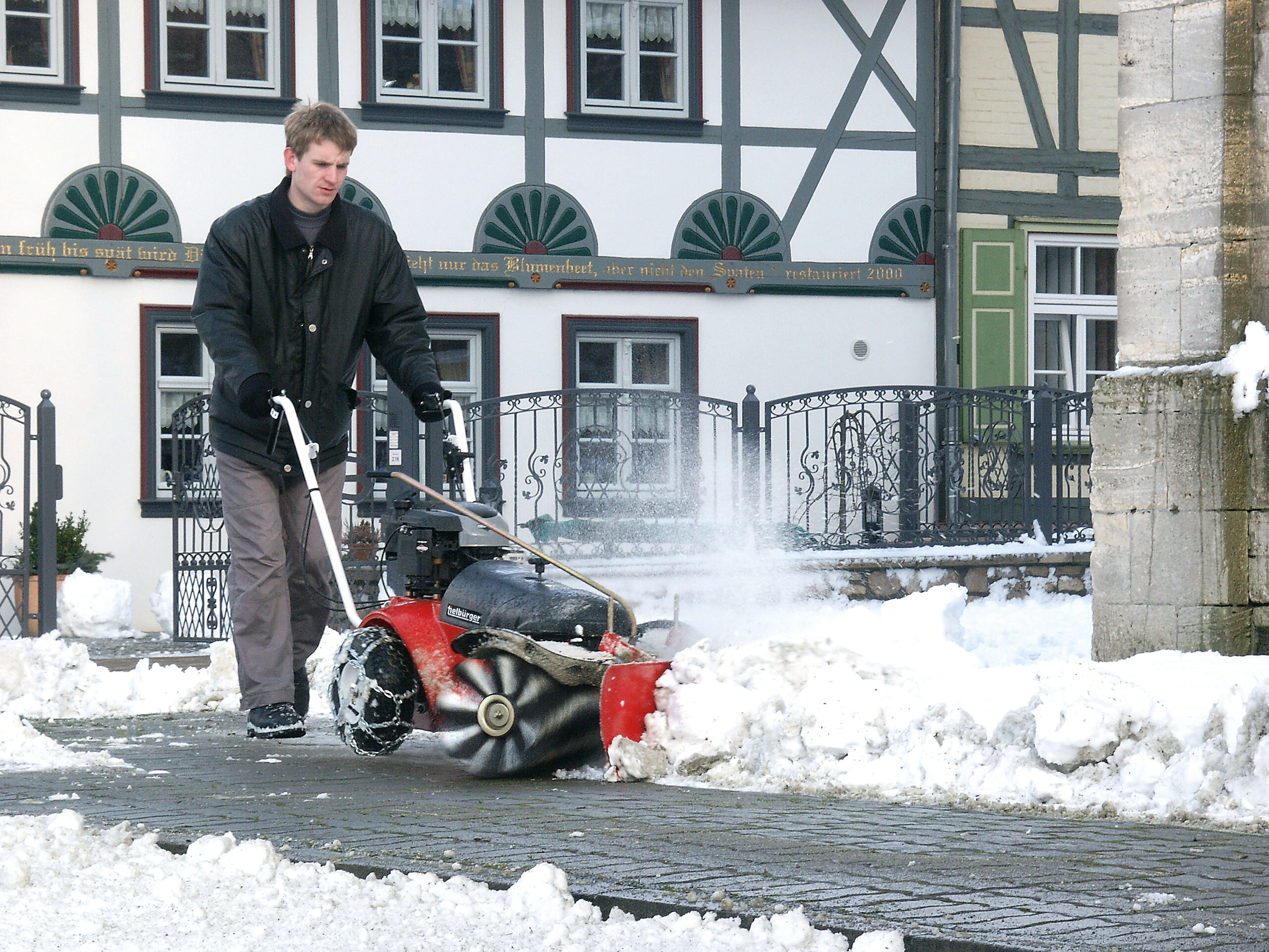 Tielbürger Benzin-Kehrmaschine tk48 Tielbürger Benzin-Kehrmaschine tk48