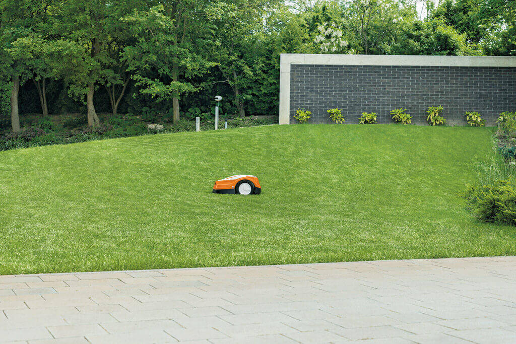 STIHL  Mähroboter iMow RMI 422 STIHL  Mähroboter iMow RMI 422
