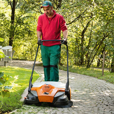 STIHL Akku-Kehrmaschine KGA 770 | AP-System STIHL Akku-Kehrmaschine KGA 770 | AP-System