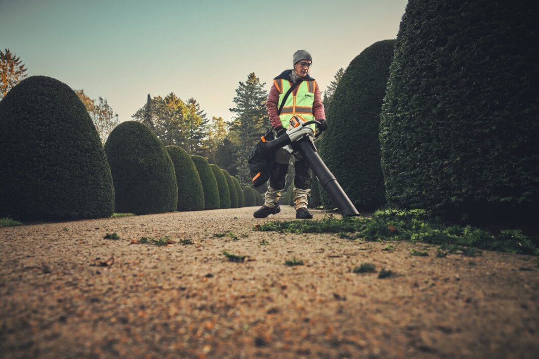 STIHL Akku-Saughäcksler SHA 140 STIHL Akku-Saughäcksler SHA 140