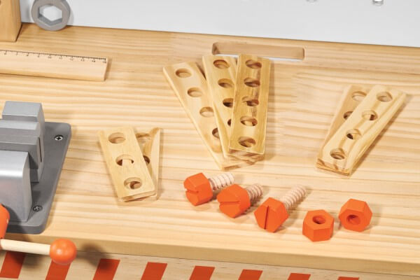 STIHL Kinderwerkbank aus Holz STIHL Kinderwerkbank aus Holz