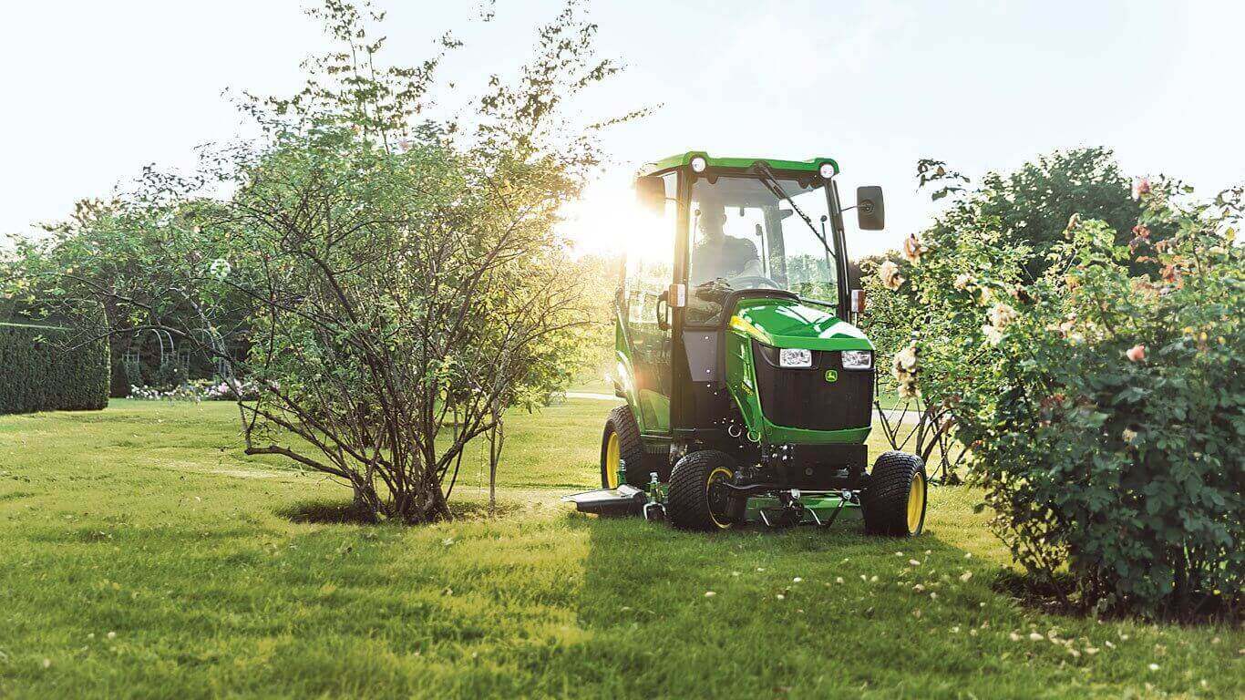 JOHN DEERE Kommunaltraktor 1026R JOHN DEERE Kommunaltraktor 1026R