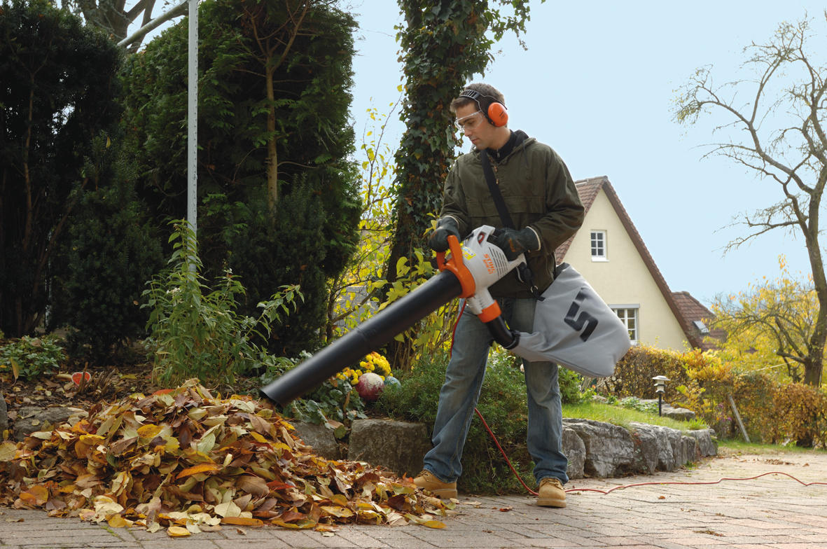 STIHL Elektro-Saughäcksler SHE 81 STIHL Elektro-Saughäcksler SHE 81