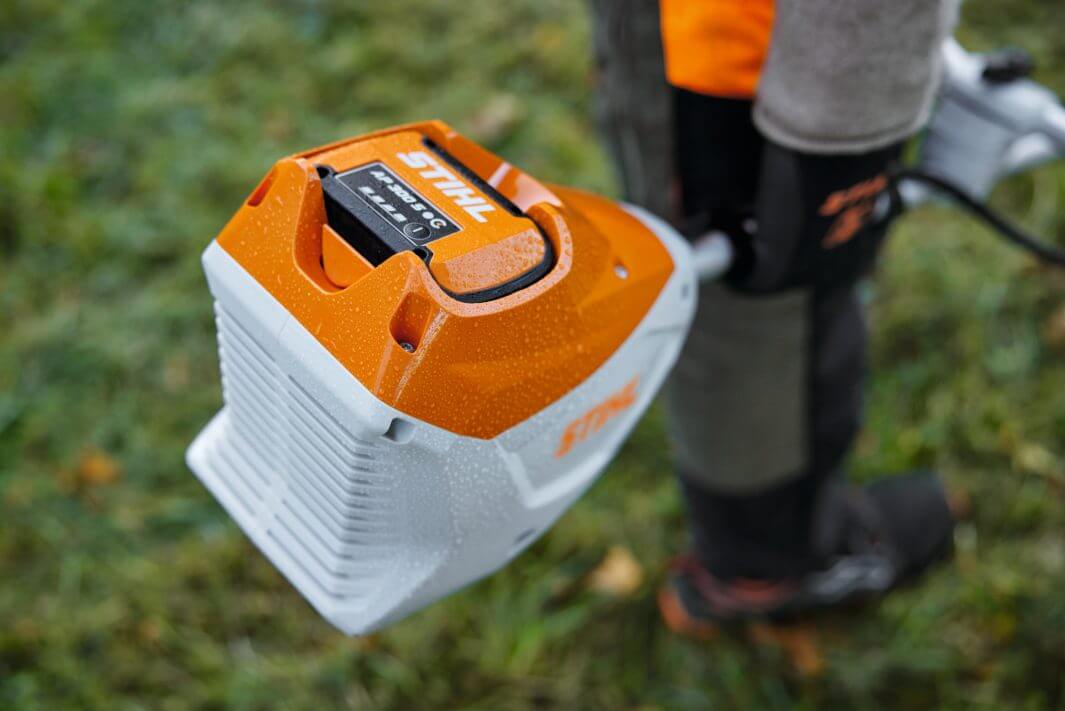 STIHL Akku-Motorsense FSA 120 R / AC 27-2 | AP-System STIHL Akku-Motorsense FSA 120 R / AC 27-2 | AP-System