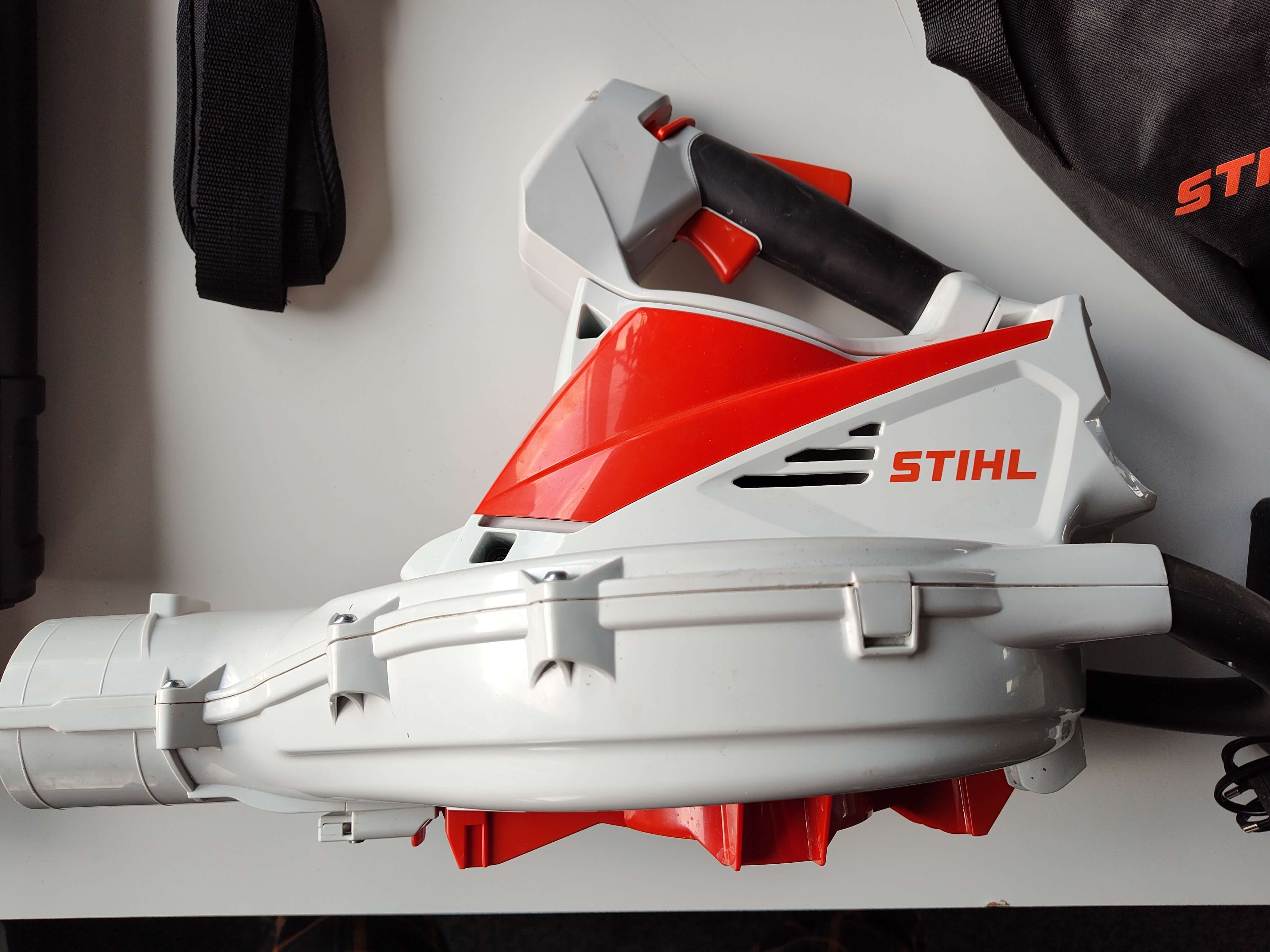 STIHL Akku-Saughäcksler SHA 56 | AK-System | B-Ware STIHL Akku-Saughäcksler SHA 56 | AK-System | B-Ware