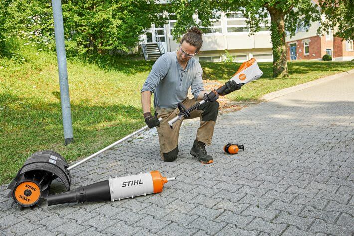 STIHL Akku-KombiMotor KMA 135 R | AP-System STIHL Akku-KombiMotor KMA 135 R | AP-System