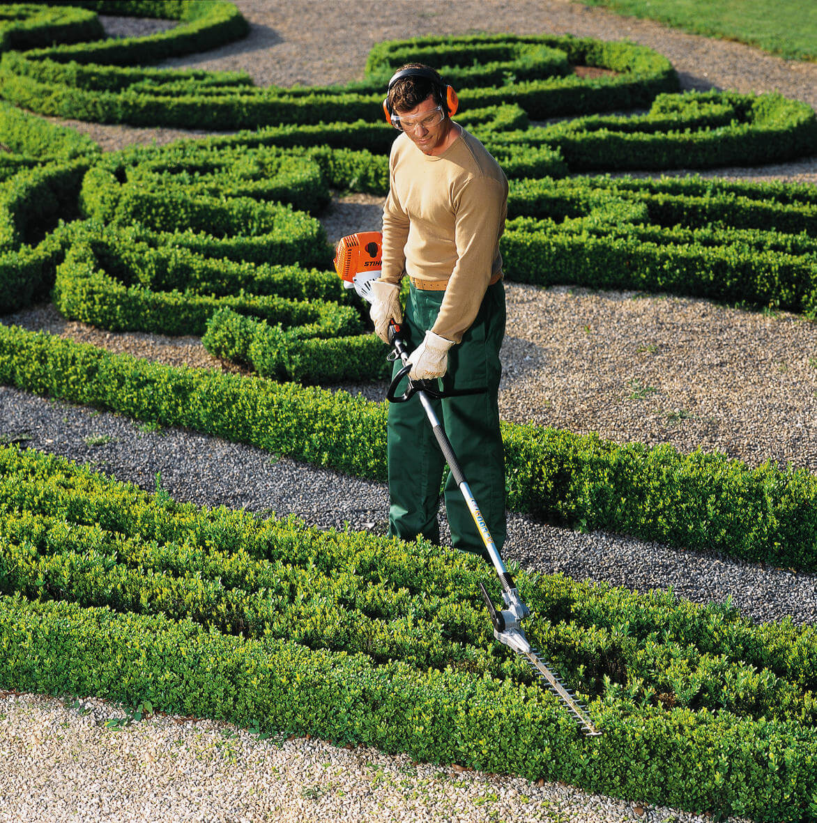 STIHL Benzin-Heckenschneider HL 94 C-E / 60 cm, 145° STIHL Benzin-Heckenschneider HL 94 C-E / 60 cm, 145°