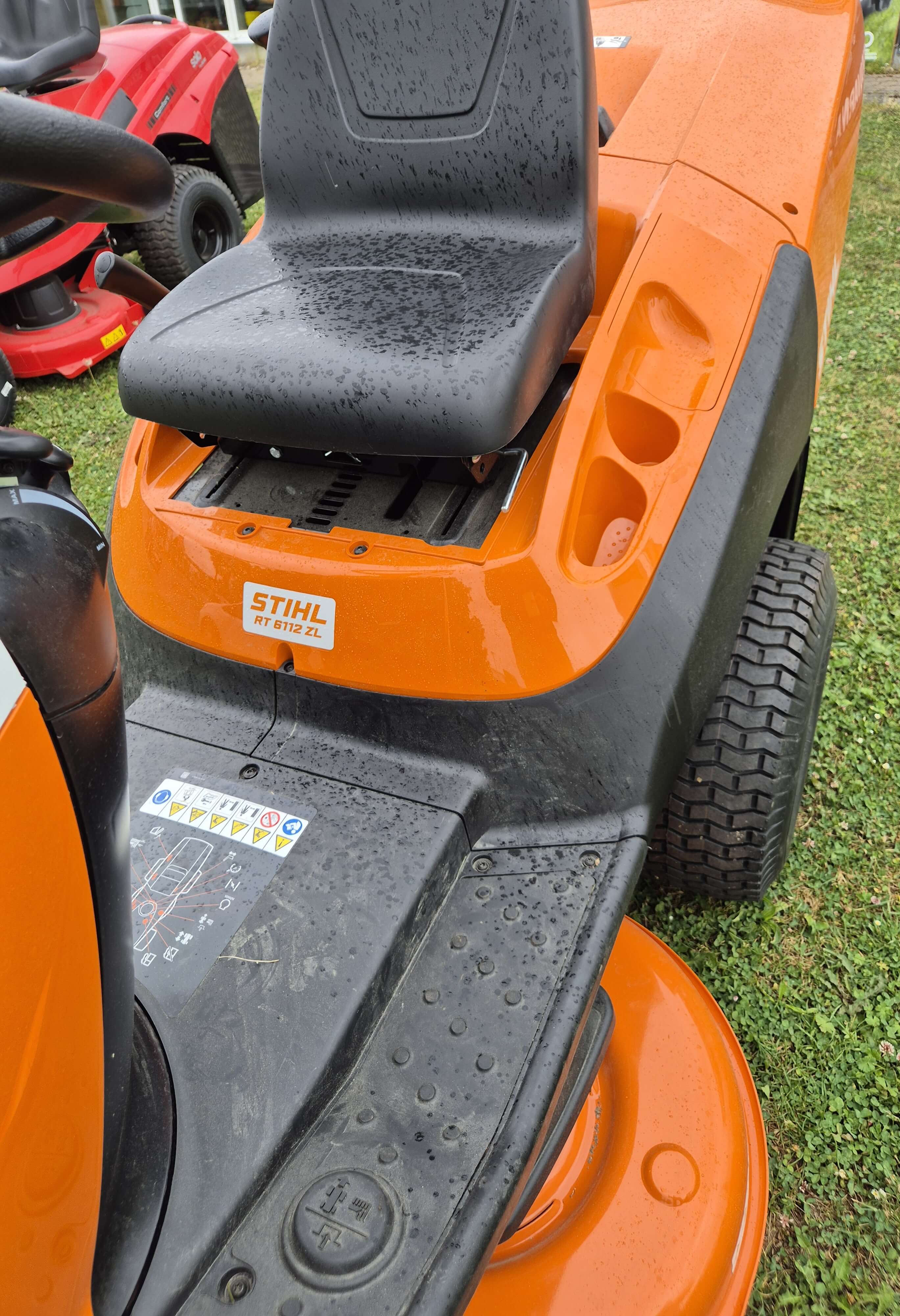 STIHL Rasentraktor RT 6112 ZL |Ausstellungsstück STIHL Rasentraktor RT 6112 ZL |Ausstellungsstück