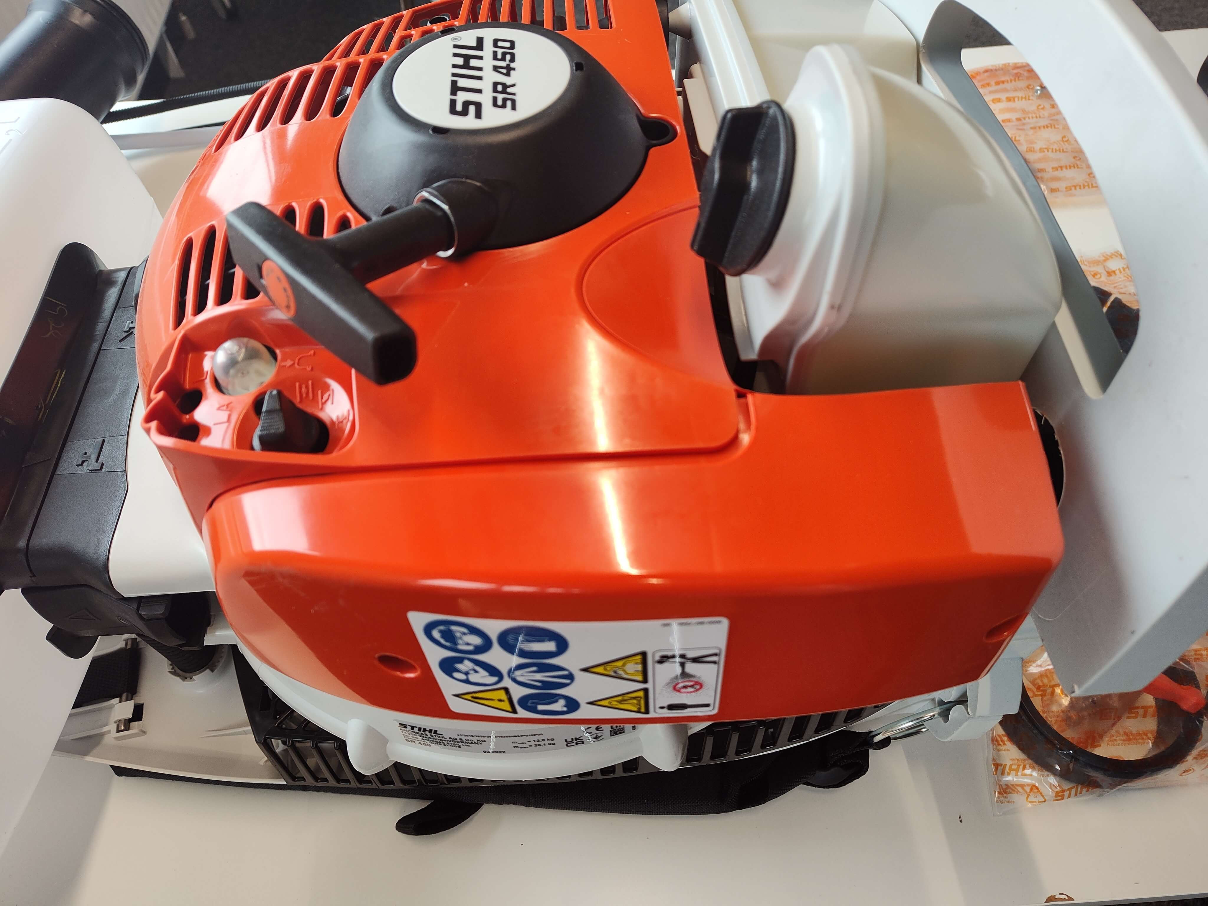 STIHL Benzin-Sprühgerät SR 450, rückentragbar | B-Ware STIHL Benzin-Sprühgerät SR 450, rückentragbar | B-Ware
