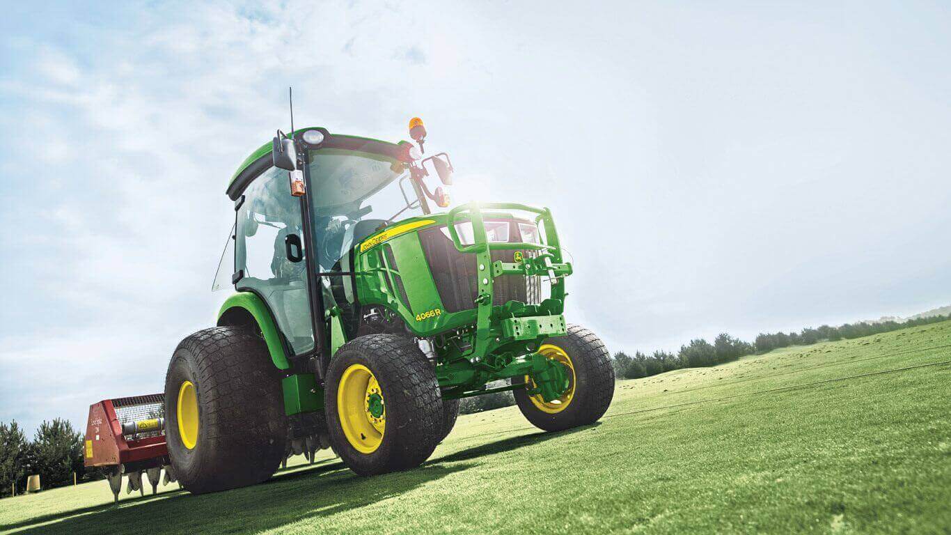JOHN DEERE Kommunaltraktor 4066R JOHN DEERE Kommunaltraktor 4066R