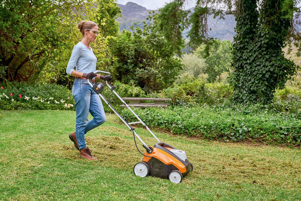 STIHL Akku-Vertikutierer RLA 240 | AK-System STIHL Akku-Vertikutierer RLA 240 | AK-System