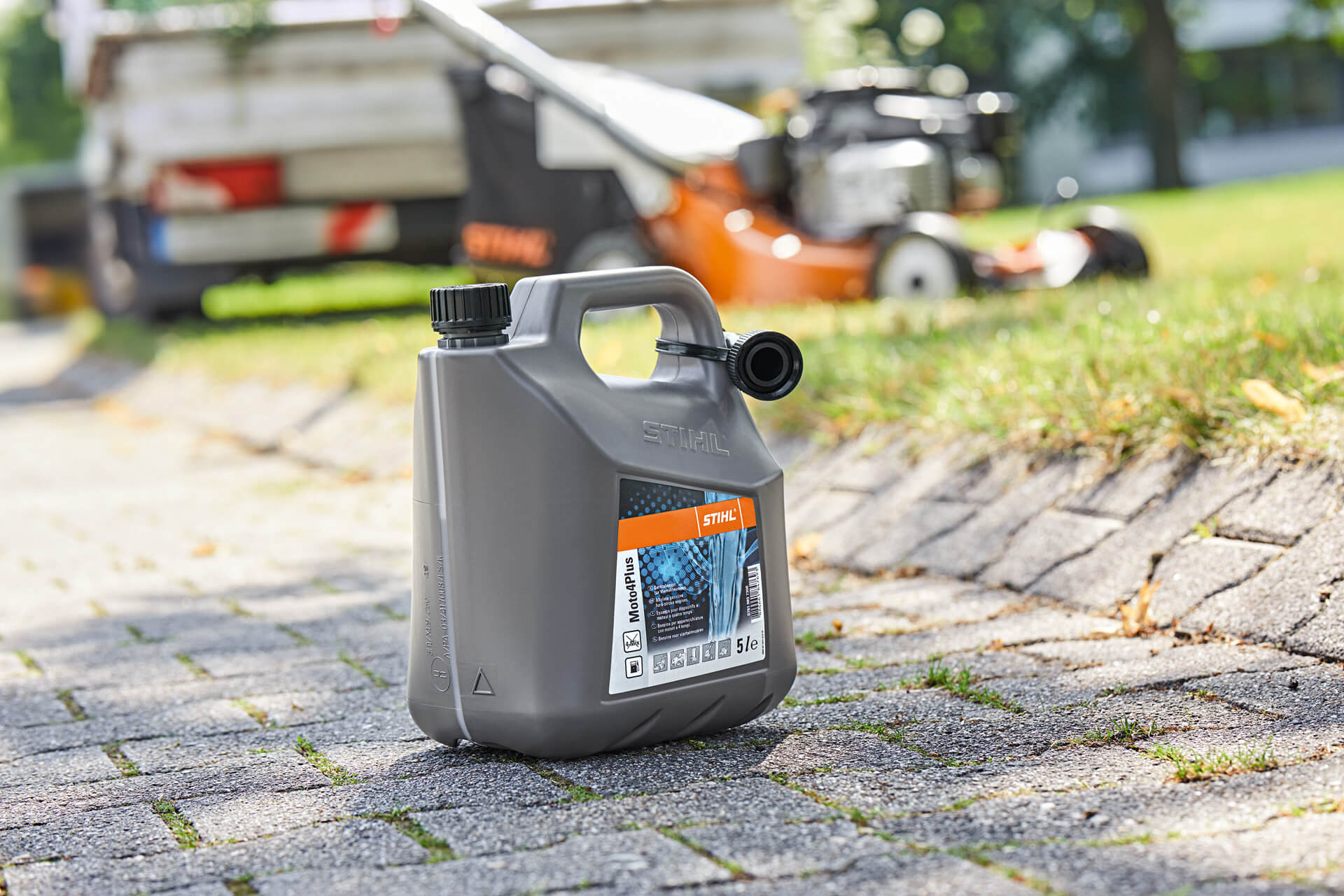 STIHL Sonderkraftstoff Moto4Plus für 4-Takt-Motoren STIHL Sonderkraftstoff Moto4Plus für 4-Takt-Motoren