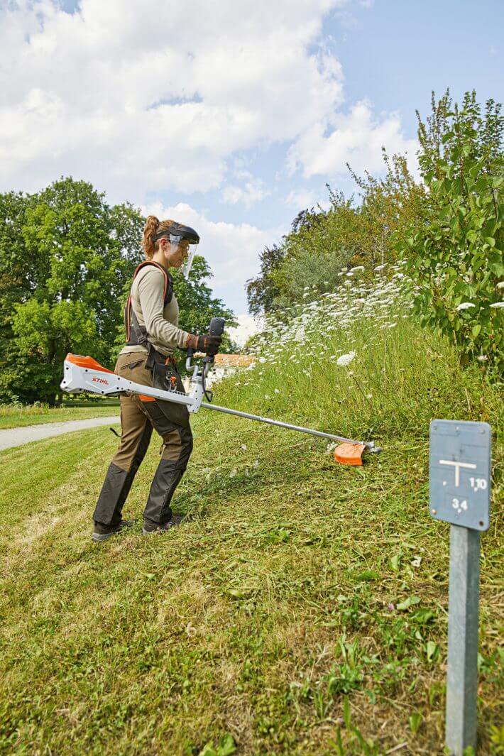 STIHL Akku-Motorsense FSA 135 | AP-System STIHL Akku-Motorsense FSA 135 | AP-System