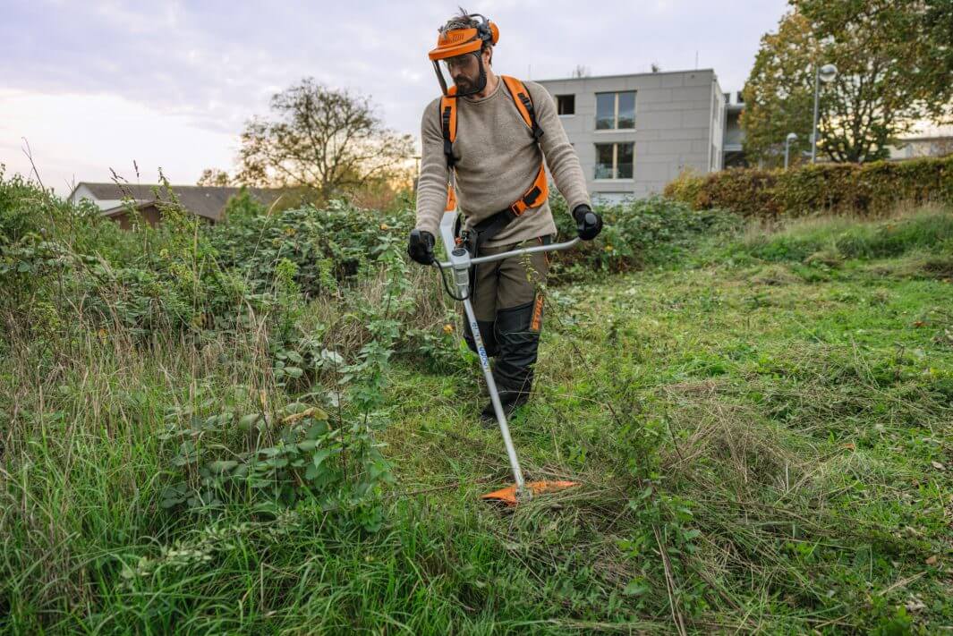STIHL Akku-Motorsense FSA 200 / GSB 260-2 | AP-System STIHL Akku-Motorsense FSA 200 / GSB 260-2 | AP-System