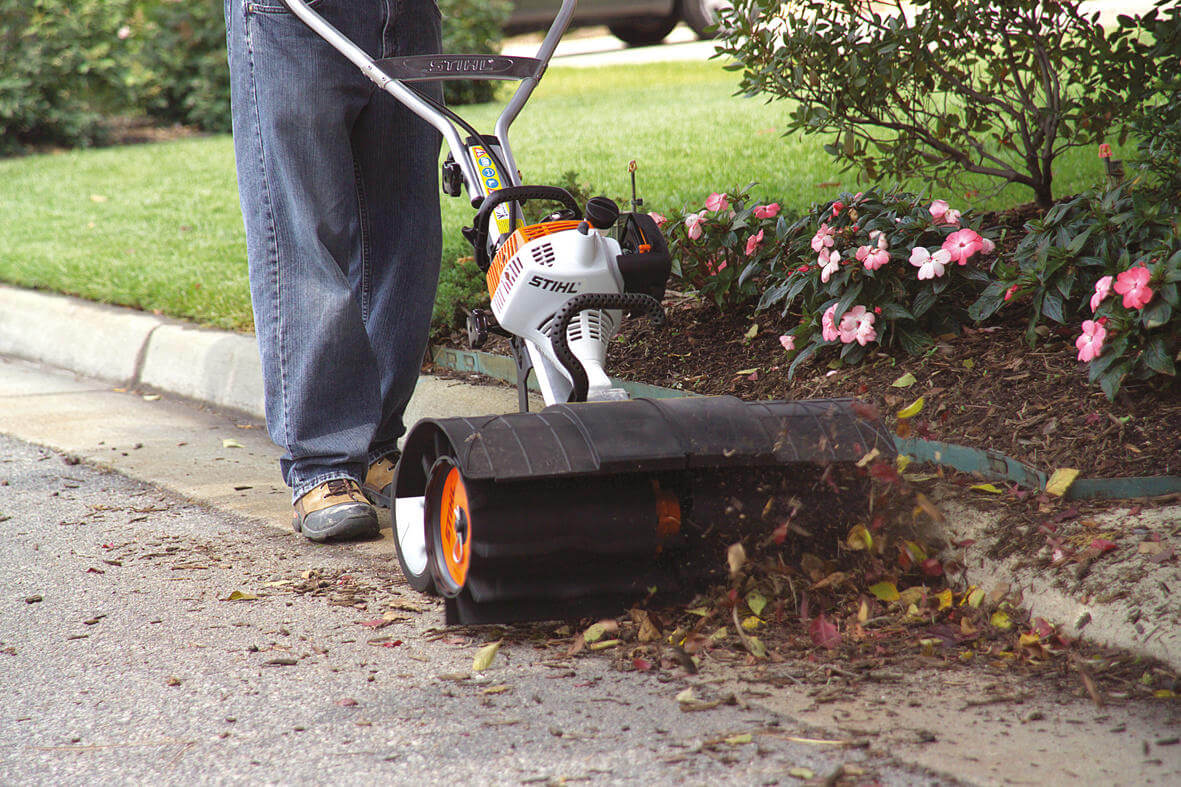 STIHL MultiWerkzeug KW-MM Kehrwalze STIHL MultiWerkzeug KW-MM Kehrwalze