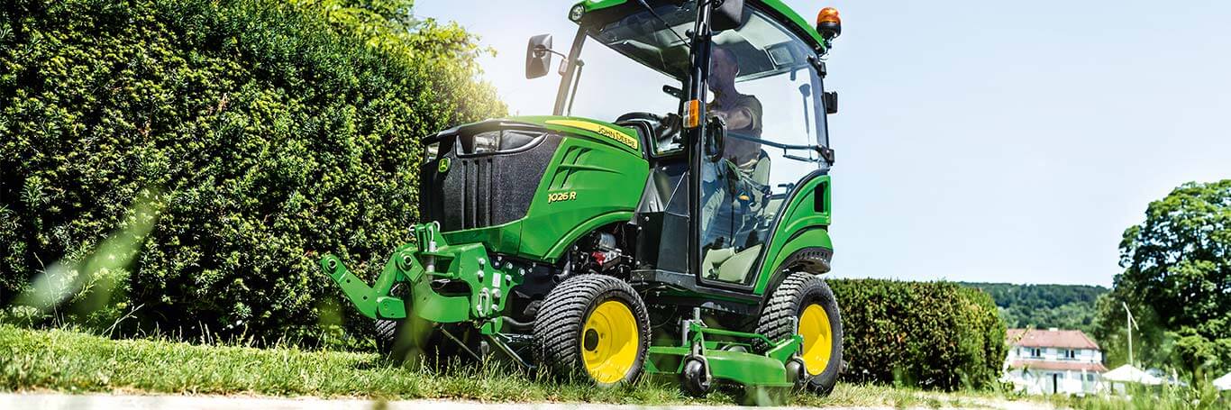 JOHN DEERE Kommunaltraktor 1026R JOHN DEERE Kommunaltraktor 1026R
