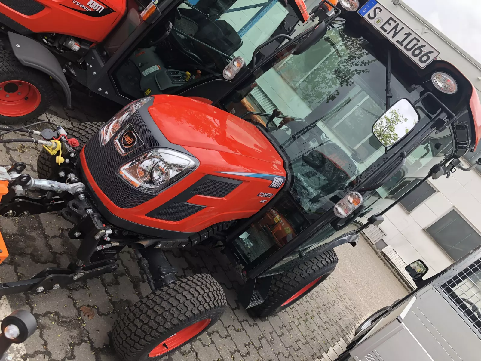 KIOTI Kommunaltraktor CX 2510 HST inkl. Winterausrüstung - gebraucht (Ulm) KIOTI Kommunaltraktor CX 2510 HST inkl. Winterausrüstung - gebraucht (Ulm)