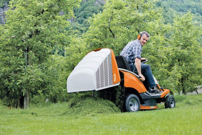 STIHL Aufsitzmäher RT 4082 STIHL Aufsitzmäher RT 4082