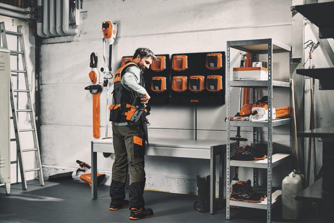 STIHL Charging Rack CR 6 | AP-System STIHL Charging Rack CR 6 | AP-System