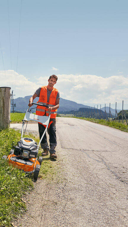 STIHL Benzin-Rasenmäher RM 4 RTP STIHL Benzin-Rasenmäher RM 4 RTP