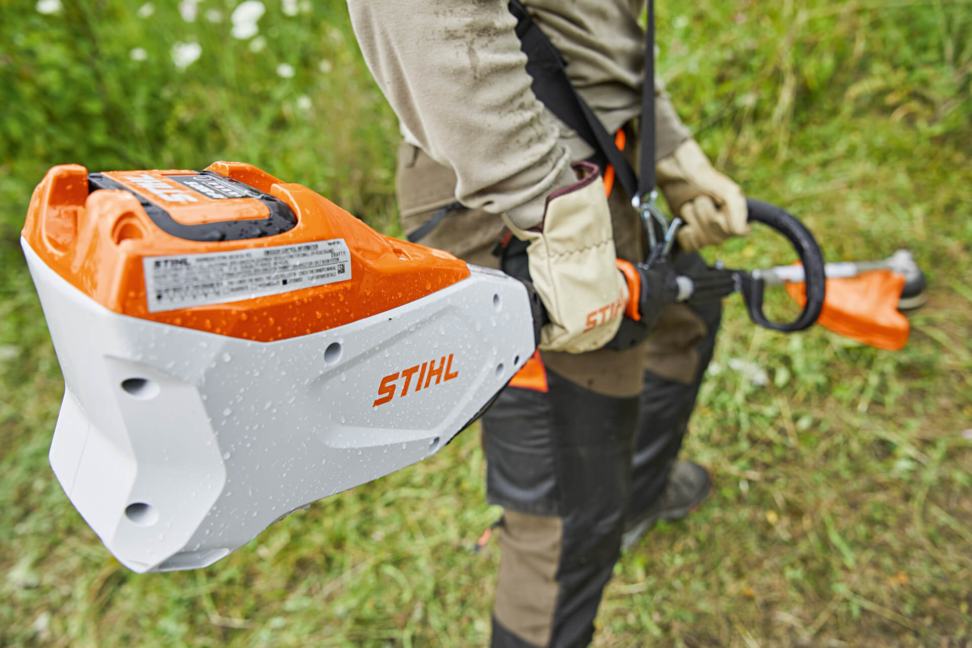 STIHL Akku-Motorsense FSA 135 R | AP-System STIHL Akku-Motorsense FSA 135 R | AP-System