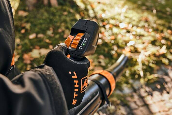 STIHL Akku-Blasgerät BGA 300 | AP-System STIHL Akku-Blasgerät BGA 300 | AP-System