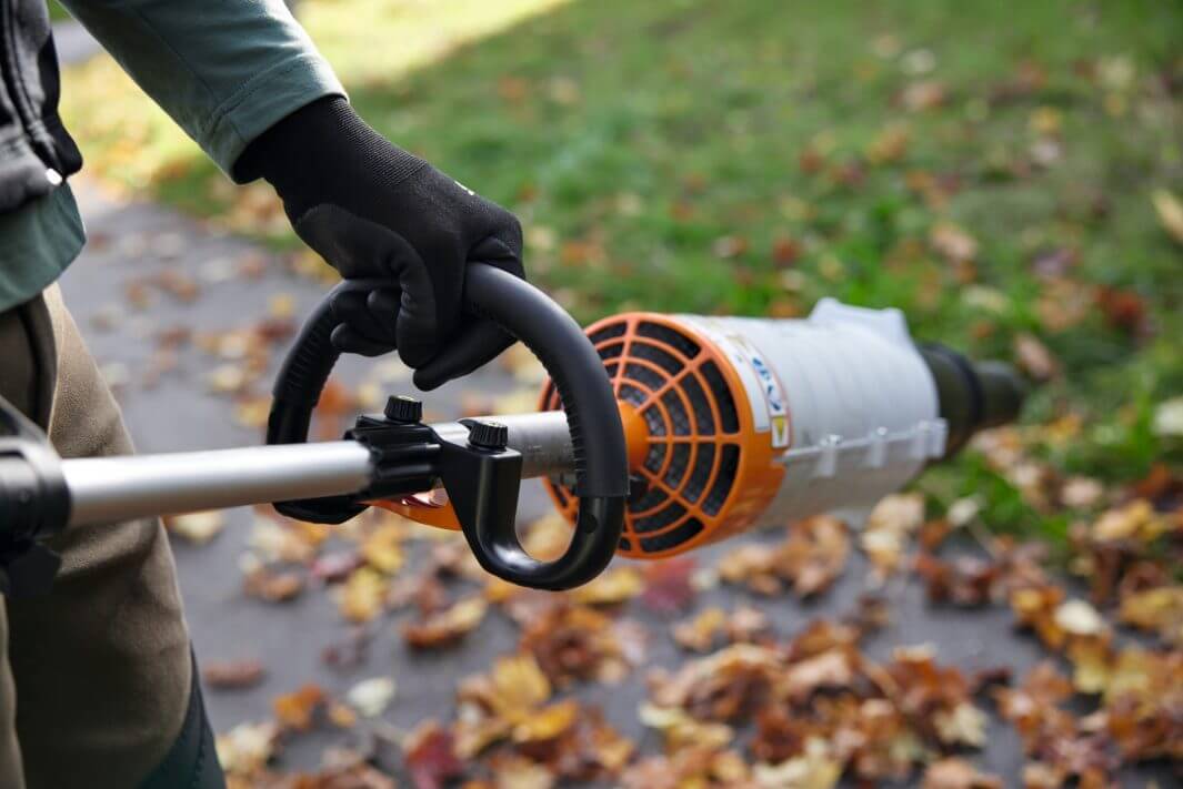 STIHL Akku-KombiMotor KMA 120 R | AP-System STIHL Akku-KombiMotor KMA 120 R | AP-System