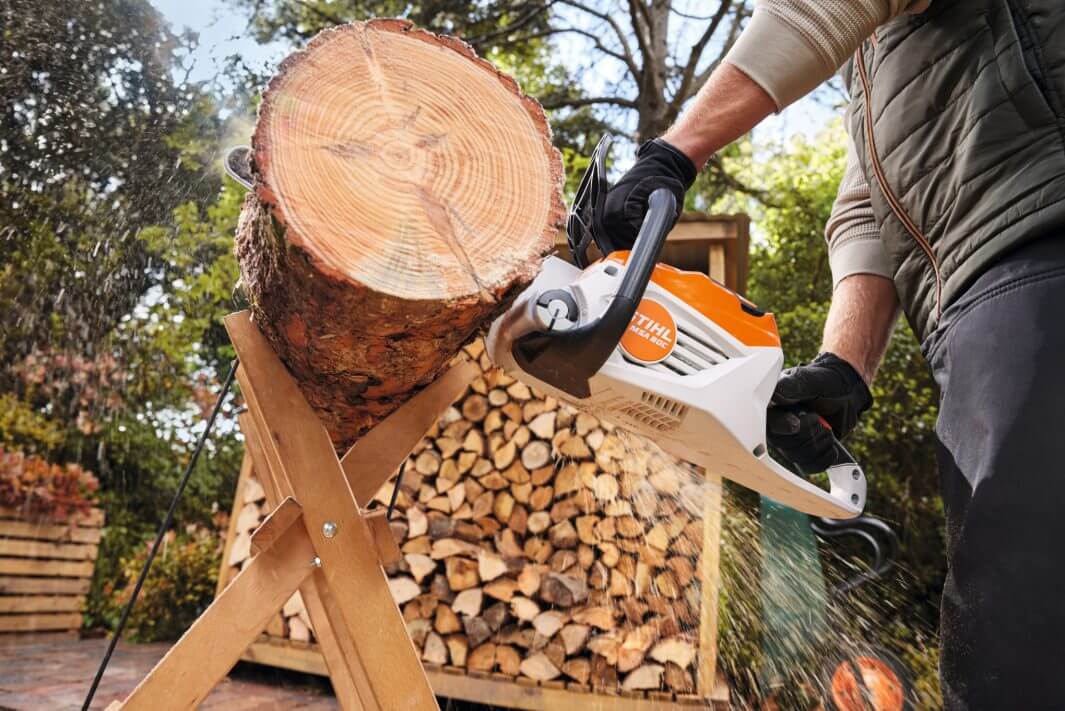 STIHL Akku-Motorsäge MSA 80 C-B /35 cm | AK-System STIHL Akku-Motorsäge MSA 80 C-B /35 cm | AK-System